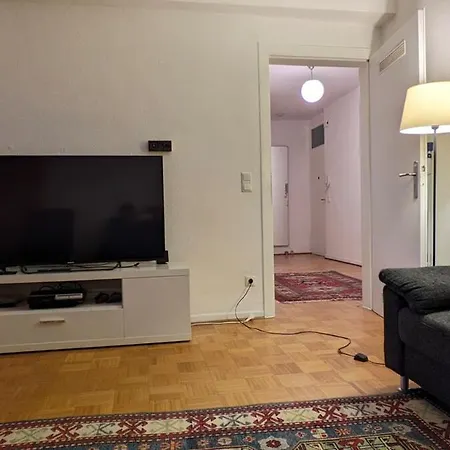 70qm Etagenwohnung Mit Loggia Nahe Uni Kh Apartment