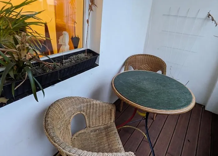 70qm Etagenwohnung Mit Loggia Nahe Uni Kh Apartman *